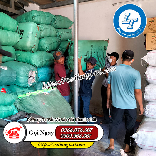 Đội ngũ giao hàng giẻ lau trắng Lê Thanh Đội ngũ giao hàng giẻ lau trắng Lê Thanh