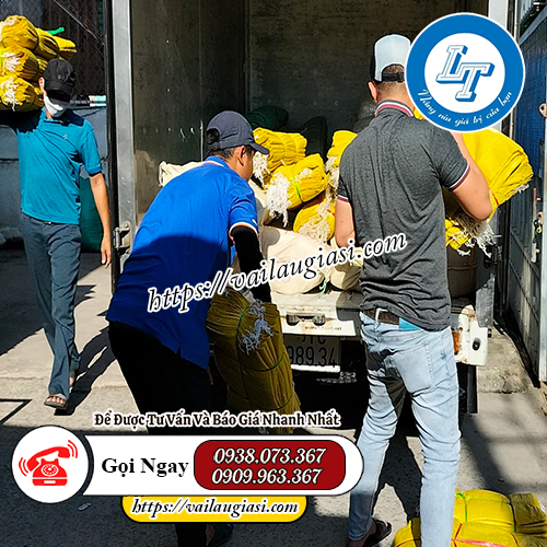 Đội ngũ giao bao tải pp cho khách Đội ngũ giao bao tải pp cho khách