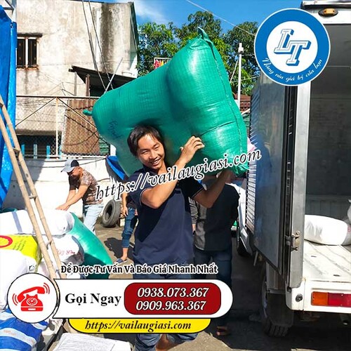 Đội ngũ giao hàng giẻ lau cotton tại Lê Thanh Đội ngũ giao hàng giẻ lau cotton tại Lê Thanh