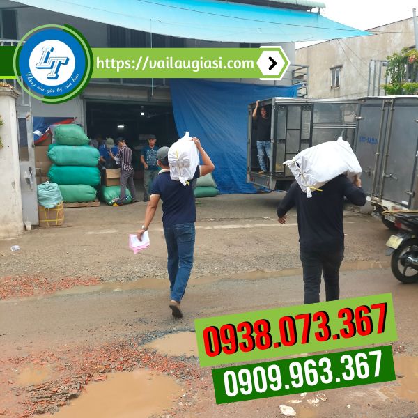 Đội ngũ hỗ trợ giao hàng của Lê Thanh Đội ngũ hỗ trợ giao hàng của Lê Thanh