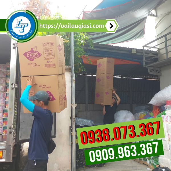 Đơn giao khăn giấy vuông cho khách Đơn giao khăn giấy vuông cho khách