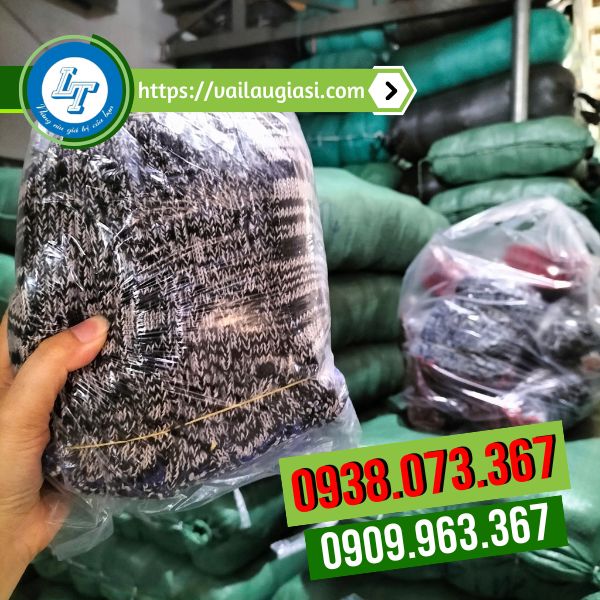 Găng tay muối tiêu tại kho Lê Thanh Găng tay muối tiêu tại kho Lê Thanh