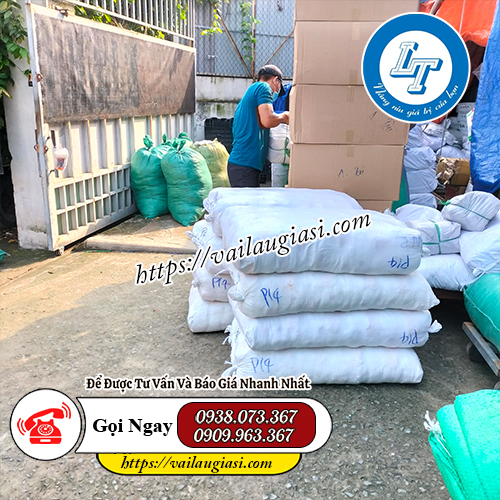 Găng tay poly giá sỉ rẻ tại kho Lê Thanh Găng tay poly giá sỉ rẻ tại kho Lê Thanh