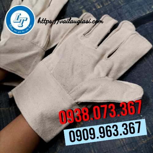 Chất liệu găng tay từ vải bạt chéo, có độ nhám và hơi thô Chất liệu găng tay từ vải bạt chéo, có độ nhám và hơi thô