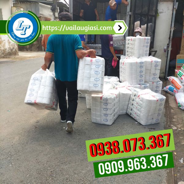 giao 100 cây giấy vệ sinh hàn quốc giao 100 cây giấy vệ sinh hàn quốc