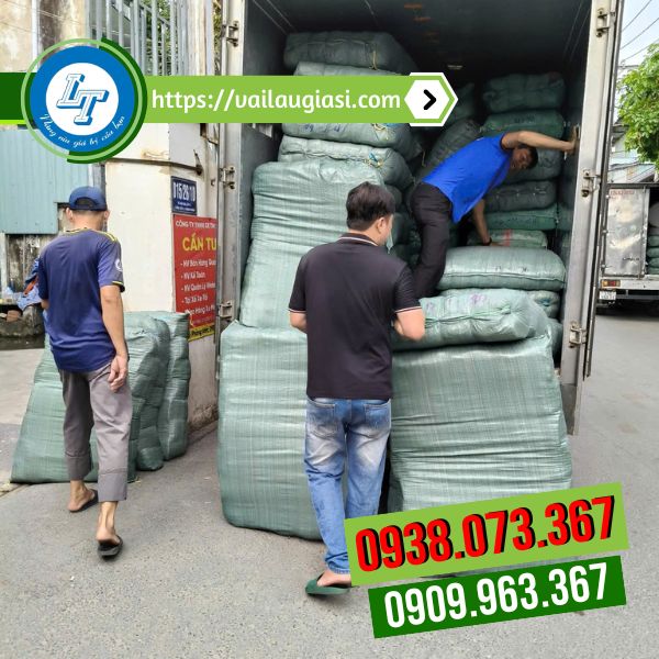 Giao khẩu trang vải lao động Giao khẩu trang vải lao động