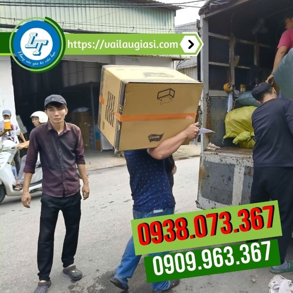 Giao đơn hàng khăn giấy rút hộp Corona
