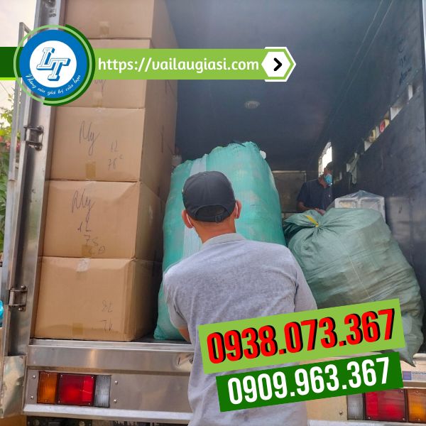 Giao đơn hàng giẻ lau máy nhiều lớp cho khách Giao đơn hàng giẻ lau máy nhiều lớp cho khách