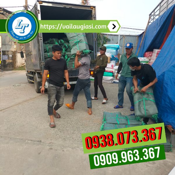 Giao đơn hàng bao tải đóng hàng cho khách Giao đơn hàng bao tải đóng hàng cho khách