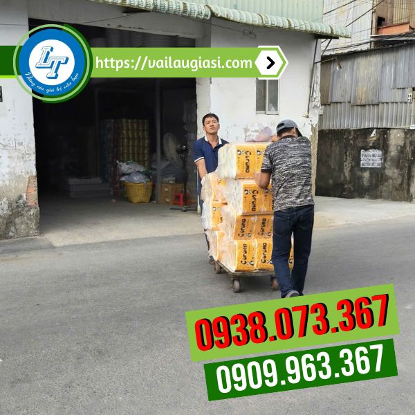 Giao đơn hàng giấy vệ sinh corona cho khách Giao đơn hàng giấy vệ sinh corona cho khách
