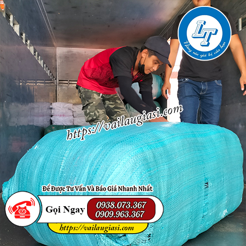 Giao giẻ lau bụi bẩn cho khách Giao giẻ lau bụi bẩn cho khách