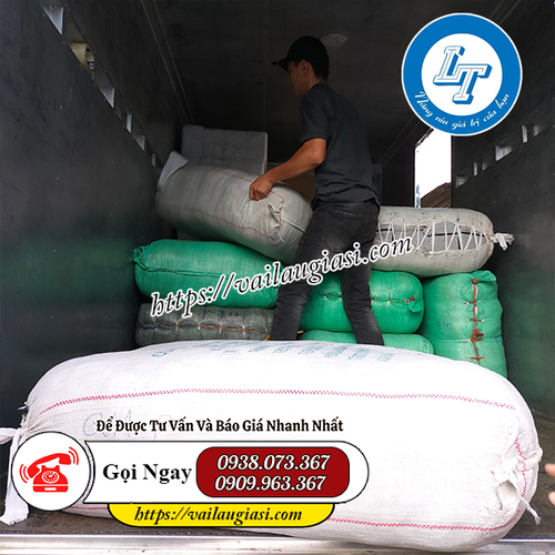 Giao giẻ lau màu bằng xe tải cho khách Giao giẻ lau màu bằng xe tải cho khách