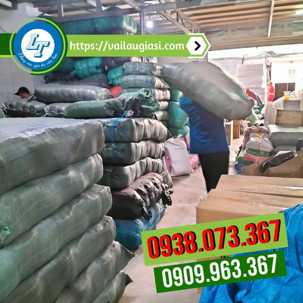 Giao sỉ tại kho găng tay xám đen Giao sỉ tại kho găng tay xám đen