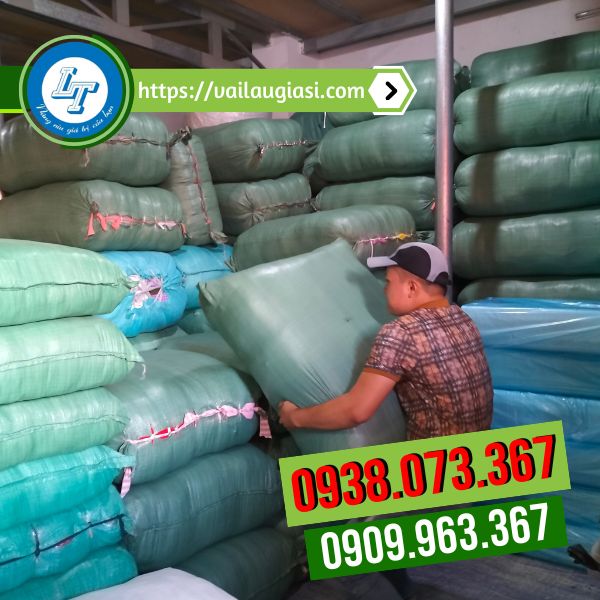 Giao hàng khăn lau microfiber tại xưởng Giao hàng khăn lau microfiber tại xưởng