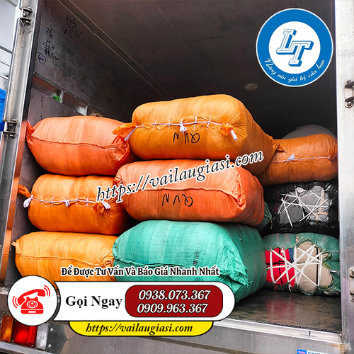 Hoạt động giao hàng vải lau tại Lê Thanh Hoạt động giao hàng vải lau tại Lê Thanh