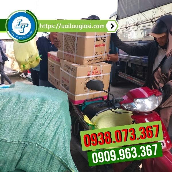 Giao hàng xe máy găng tay cao su Đông Cầu Vống Giao hàng xe máy găng tay cao su Đông Cầu Vống