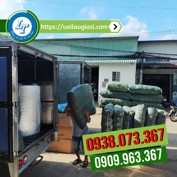 Giao sản phẩm găng tay vải thun mỏng cho khách Giao sản phẩm găng tay vải thun mỏng cho khách