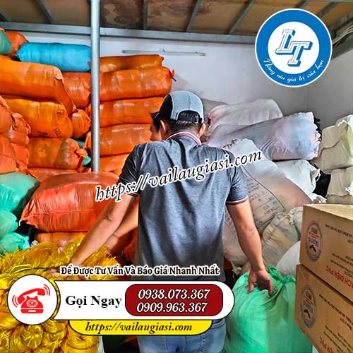 Giao sỉ giẻ lau chùi máy móc tại kho Giao sỉ giẻ lau chùi máy móc tại kho