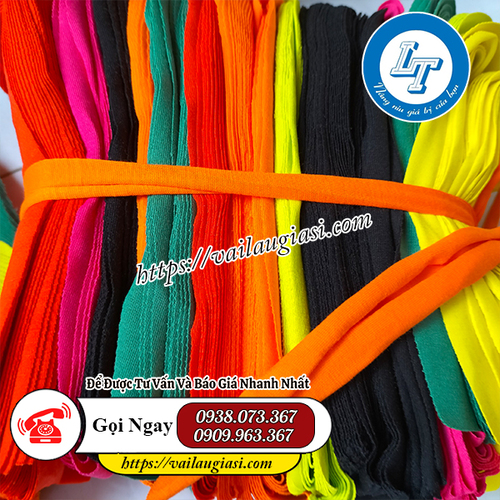 Giẻ lau được đóng thành từng cục nhỏ Giẻ lau được đóng thành từng cục nhỏ