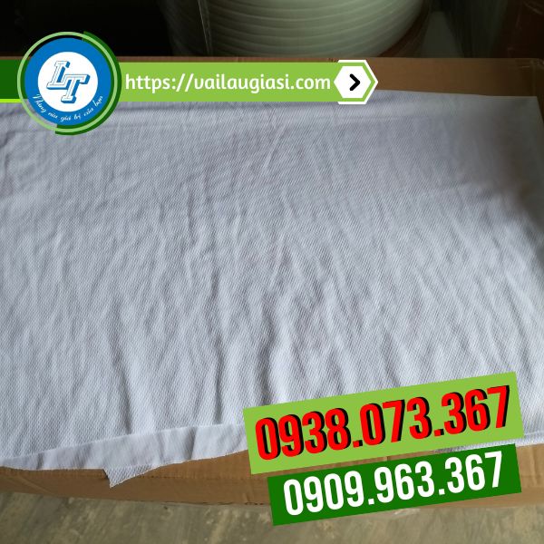 Giẻ lau cotton trắng được cắt thành nhiều kích thước khá đa dạng Giẻ lau cotton trắng được cắt thành nhiều kích thước khá đa dạng