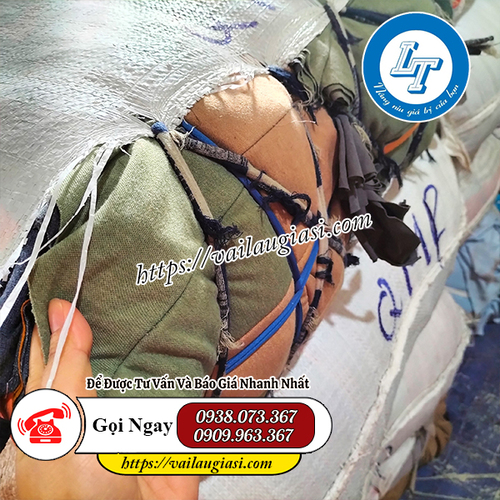 Giẻ lau dầu nhớt đóng trong bao tải 50kg Giẻ lau dầu nhớt đóng trong bao tải 50kg