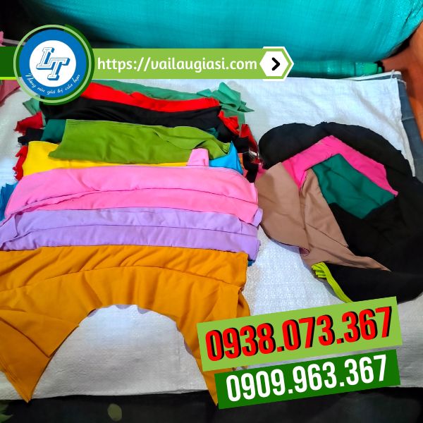 Giẻ lau may ghép từ nhiều mảnh Giẻ lau may ghép từ nhiều mảnh