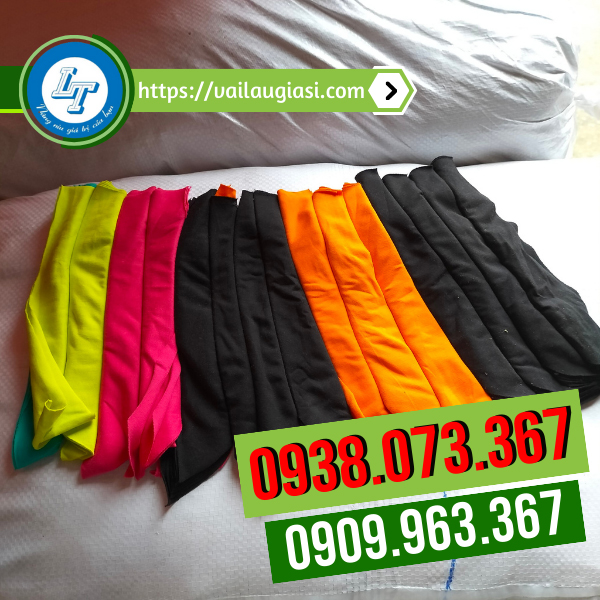 Giẻ may được nối từ nhiều mảnh giẻ nhỏ Giẻ may được nối từ nhiều mảnh giẻ nhỏ