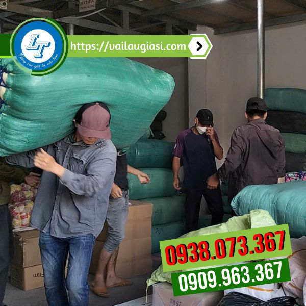Giao giẻ lau trực tiếp tại kho không qua nhiều trung gian Giao giẻ lau trực tiếp tại kho không qua nhiều trung gian