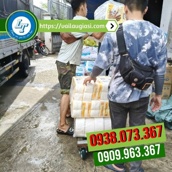 Hàng giao cho khách giấy vệ sinh Ken Ken