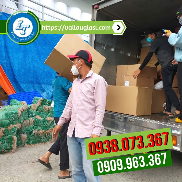 Hỗ trợ giao hàng sỉ lẻ áo mưa trẻ em cho khách Hỗ trợ giao hàng sỉ lẻ áo mưa trẻ em cho khách