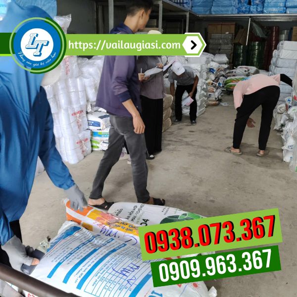 Hoạt động giao hàng khăn giấy vuông sỉ số lượng Hoạt động giao hàng khăn giấy vuông sỉ số lượng