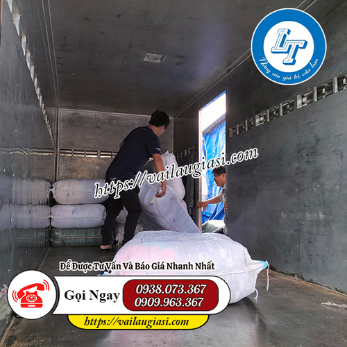 Hoạt động giao hàng tại Lê Thanh Hoạt động giao hàng tại Lê Thanh