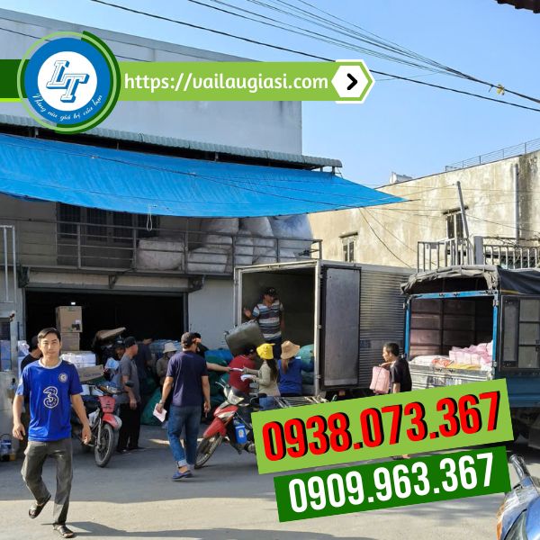 Hoạt động giao hàng tại Lê Thanh Hoạt động giao hàng tại Lê Thanh