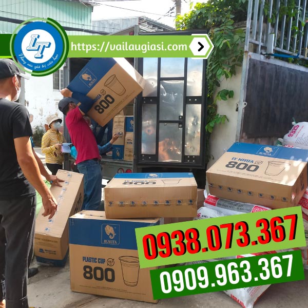 Hoạt động giao hàng tại Lê Thanh Hoạt động giao hàng tại Lê Thanh