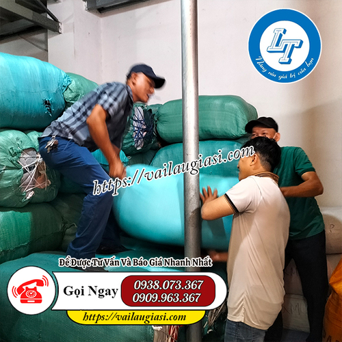 Hoạt động giao hàng khăn lau kính tại Lê Thanh Hoạt động giao hàng khăn lau kính tại Lê Thanh