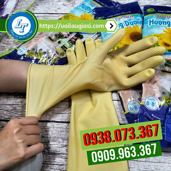 Chất liệu cao su tạo nên độ co giãn cho găng tay Chất liệu cao su tạo nên độ co giãn cho găng tay