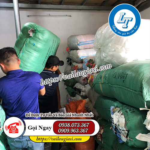 Khách mua sỉ vải lau màu a5 tại kho Khách mua sỉ vải lau màu a5 tại kho