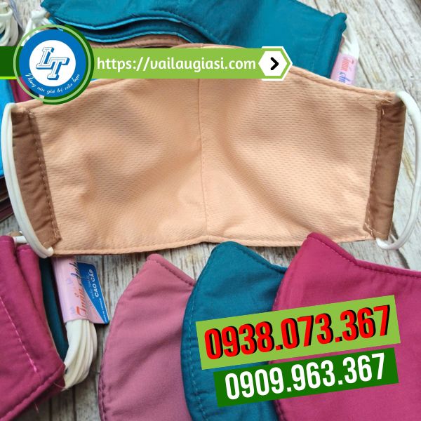 Khẩu trang vải màu có nhiều lớp dày dặn Khẩu trang vải màu có nhiều lớp dày dặn