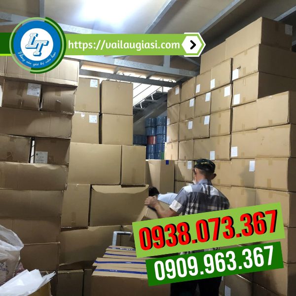 Kho sỉ khăn giấy rút treo tường tiện lợi Kho sỉ khăn giấy rút treo tường tiện lợi