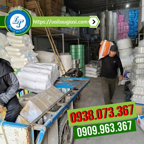 Kho Xưởng nhập sỉ khăn giấy vuông Lê Thanh Kho Xưởng nhập sỉ khăn giấy vuông Lê Thanh