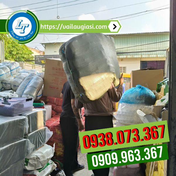 Lê Thanh buôn sỉ mũ trùm đầu chống nắng cho khách Lê Thanh buôn sỉ mũ trùm đầu chống nắng cho khách