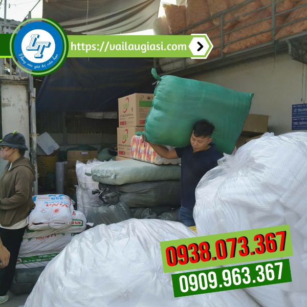 Lê Thanh buôn sỉ khẩu trang vải màu giá rẻ Lê Thanh buôn sỉ khẩu trang vải màu giá rẻ