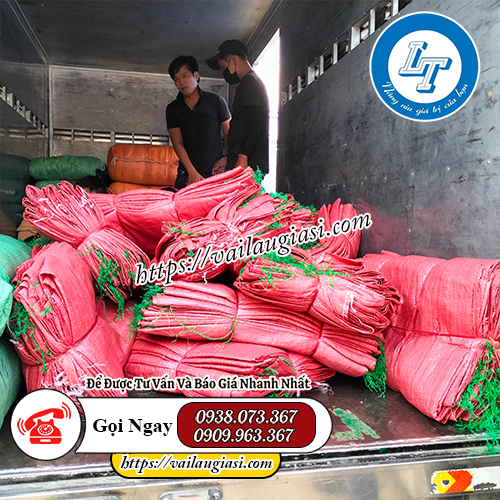 Giao bao tải gạo đỏ 50kg cho khách Giao bao tải gạo đỏ 50kg cho khách