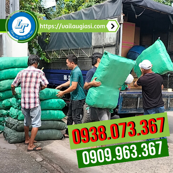 Lê Thanh giao các đơn hàng găng tay tại công ty Lê Thanh giao các đơn hàng găng tay tại công ty