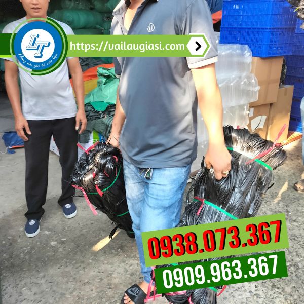 Lê Thanh hỗ trợ giao dây nilon kẽm cho khách Lê Thanh hỗ trợ giao dây nilon kẽm cho khách