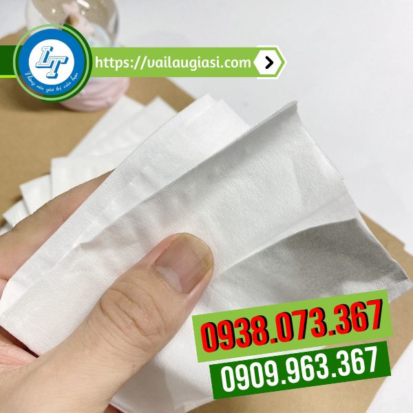 Chất liệu khăn giấy mềm mịn, an toàn, nhiều lớp Chất liệu khăn giấy mềm mịn, an toàn, nhiều lớp