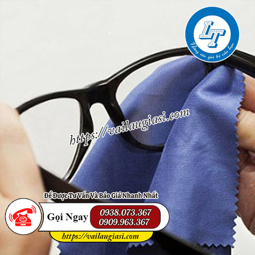 Khăn lau mắt kính giúp lấy sạch bụi bẩn trên kính Khăn lau mắt kính giúp lấy sạch bụi bẩn trên kính