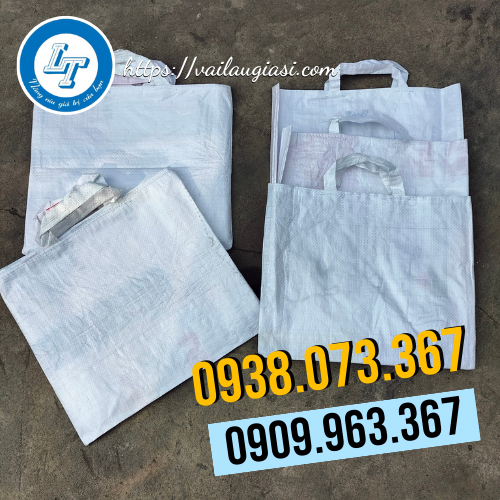 Mặt bao trắng trơn của túi xách cám cò Mặt bao trắng trơn của túi xách cám cò