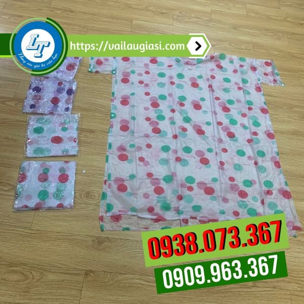 Mẫu áo mưa cánh dơi chấm bi Mẫu áo mưa cánh dơi chấm bi