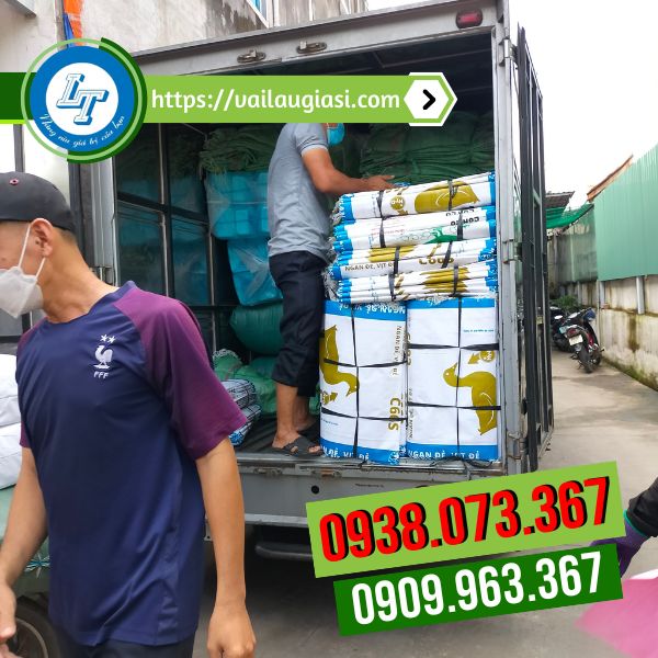 Phân phối bao tải cám cò cho khách Phân phối bao tải cám cò cho khách